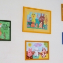 Obrázky v dětské místnosti